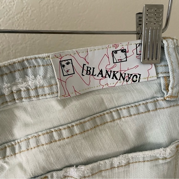 BLANK NYC Light Wash low Rise Skinny - Picture 3 of 4